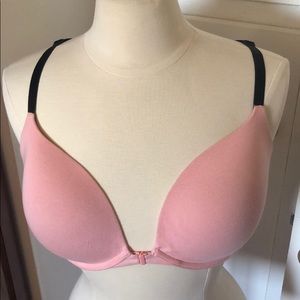 🚫🚫SOLD🚫🚫 EUC Victoria’s secret  front clasp bra🌼🌼